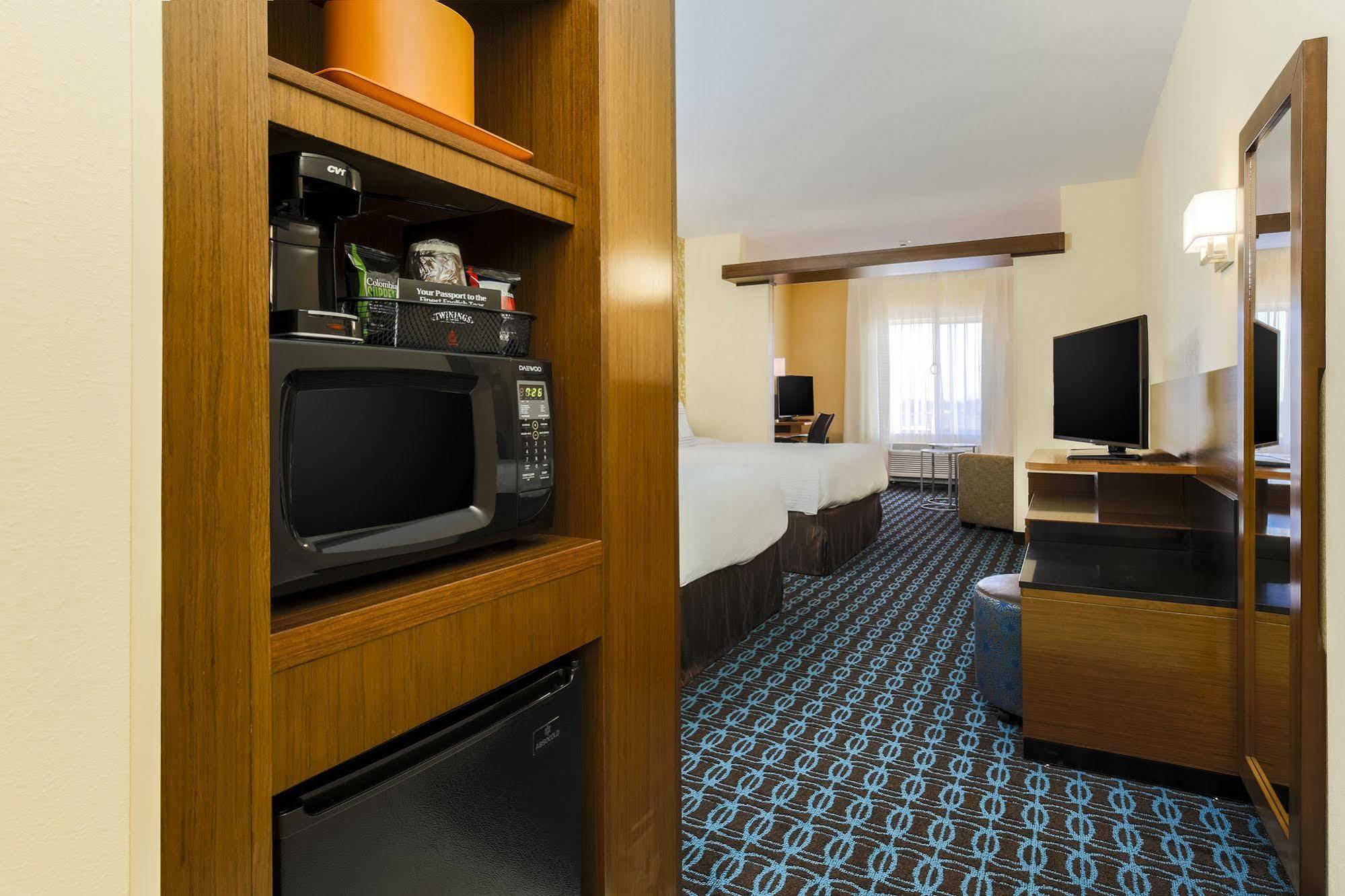 Fairfield Inn & Suites By Marriott Пекос Экстерьер фото